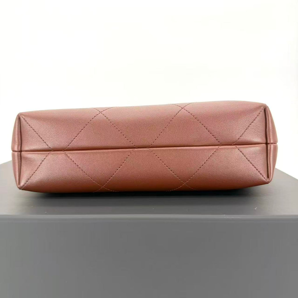 Hobo Handbag in red shiny calfskin with gold-tone metal hardware