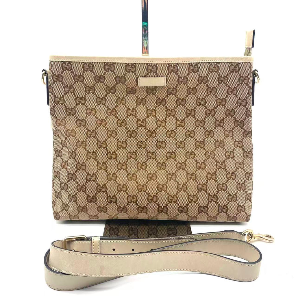 Flat Messenger Bag GG Canvas Medium