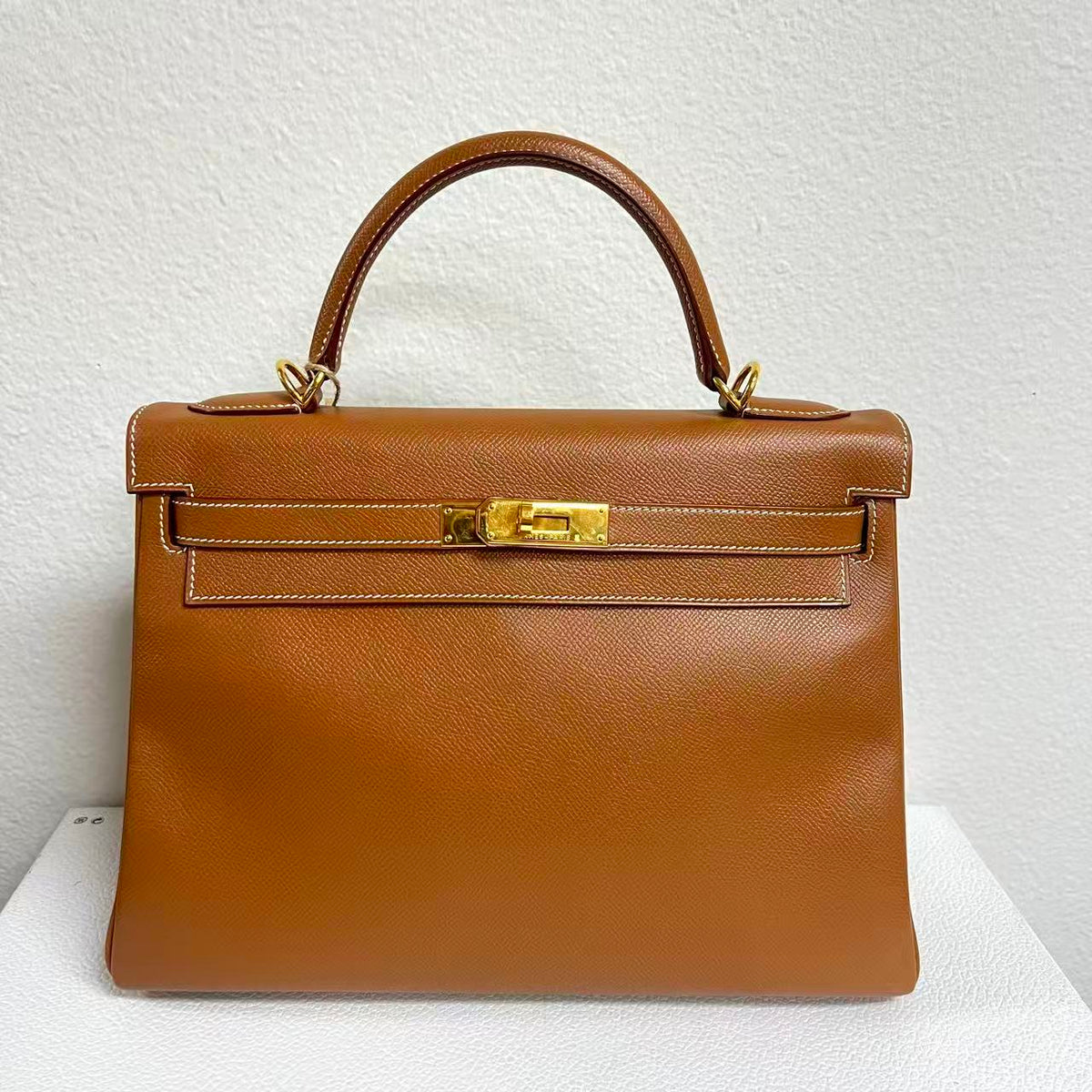 Kelly Handbag Gold Courchevel with Gold Hardware 32 LDM-1945