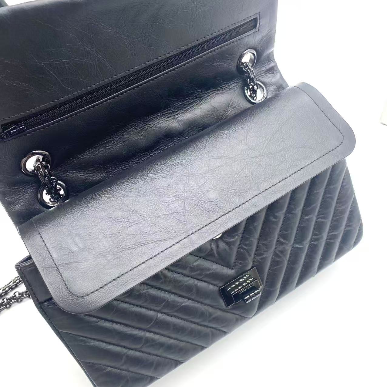 So Black Reissue 2.55 Flap Bag Chevron Aged Calfskin 225