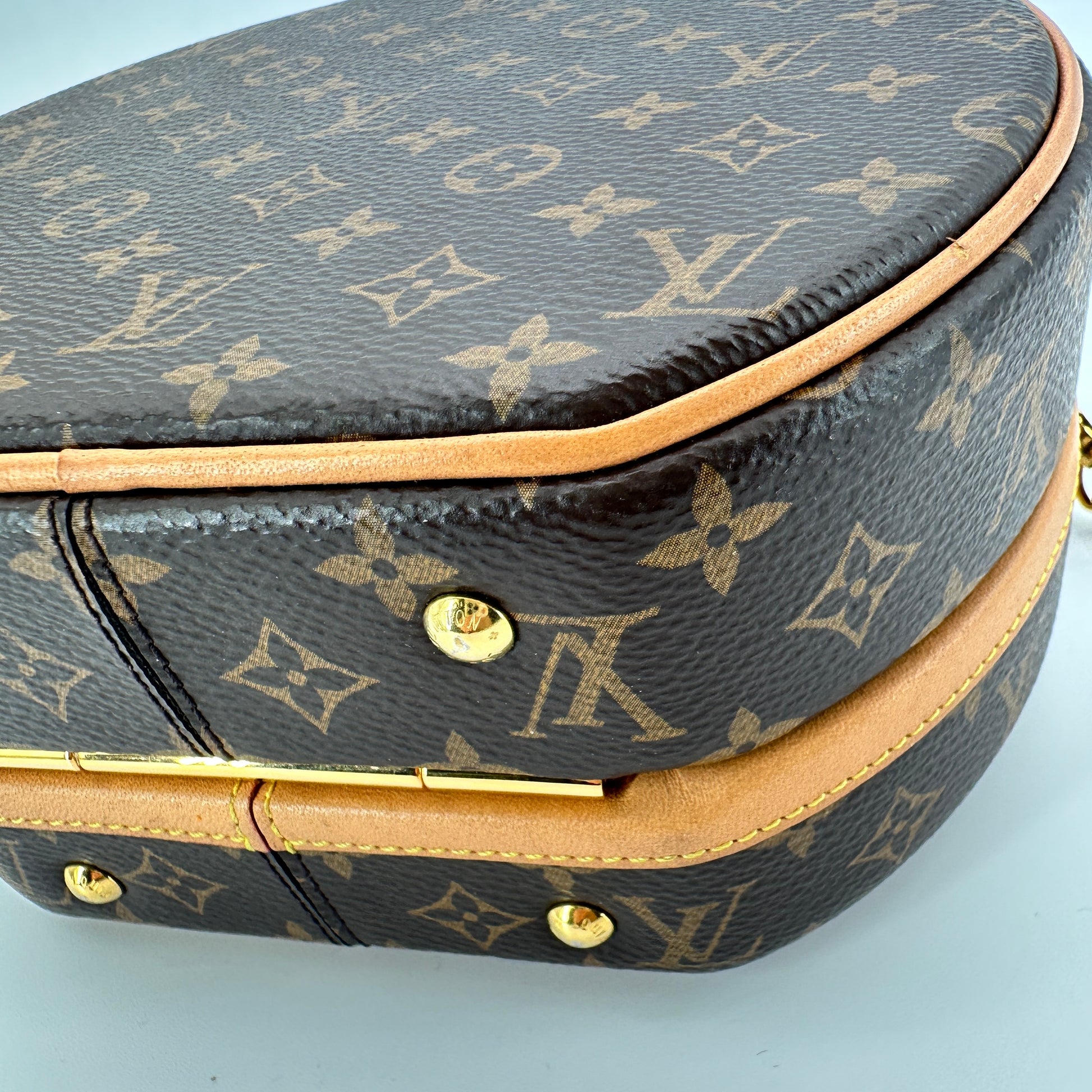 Reverse Monogram Petite Boite Chapeau Souple
