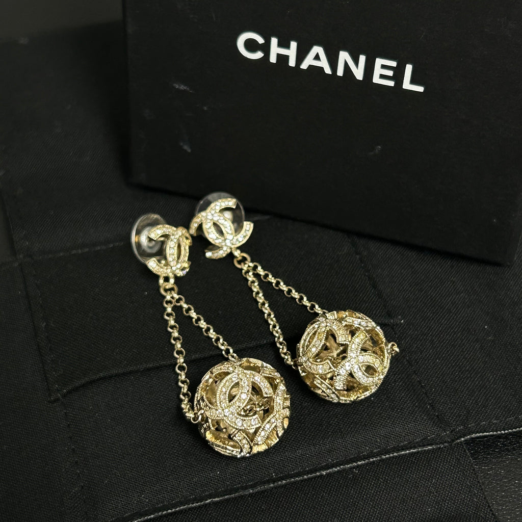 Chanel Chanel CC Filigree Ball Gold Tone Drop Earrings twins LDZ238