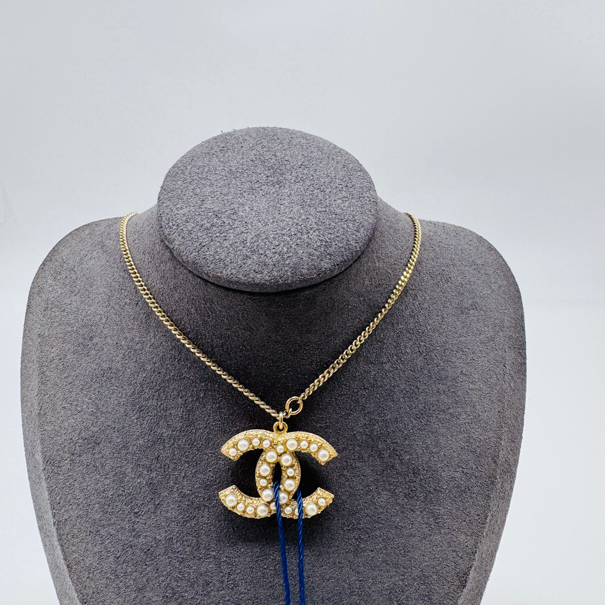 Chanel Faux Pearl and Strass CC Pendant Necklace Twins LDJ4166