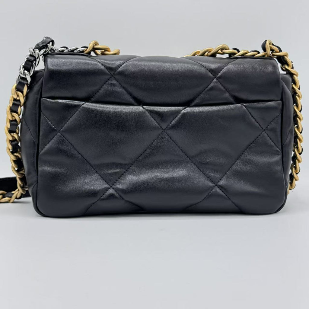 Chanel Medium 19 Flap