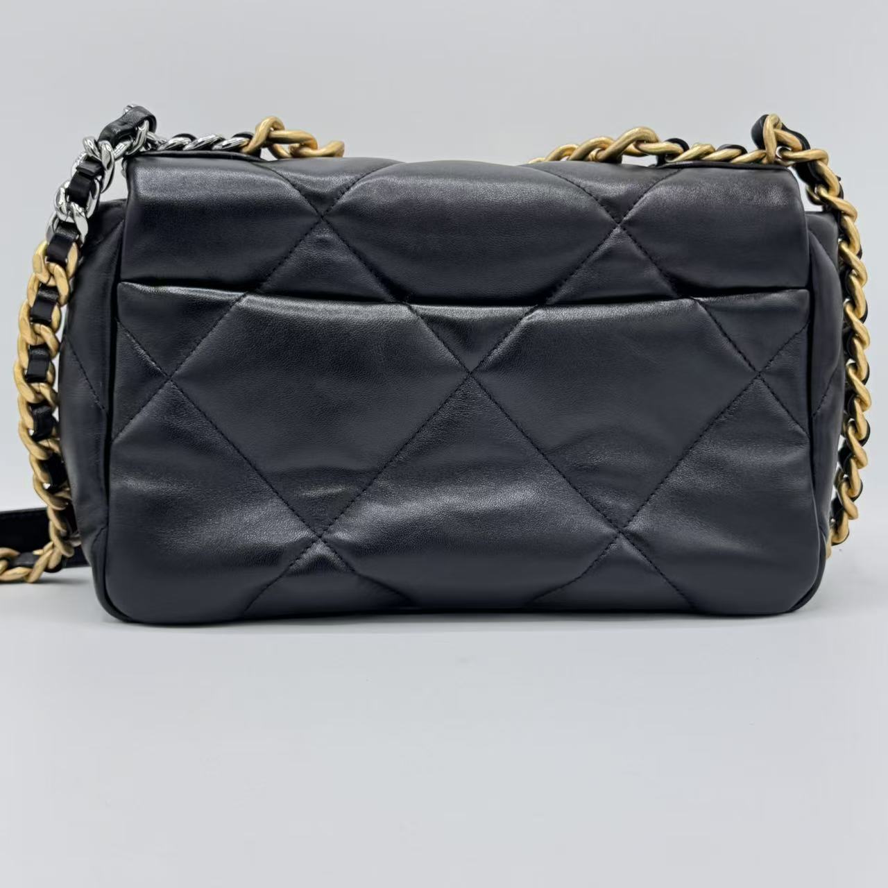 Chanel Medium 19 Flap