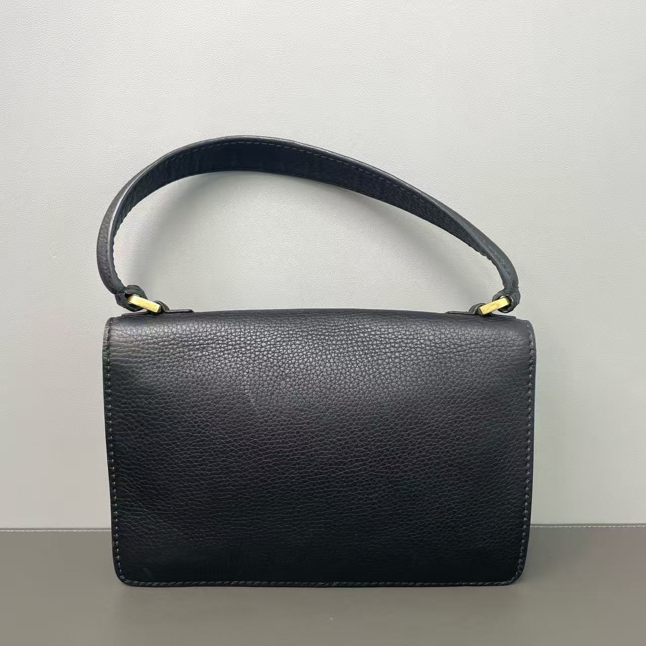 Dio(r)evolution Top Handle Flap Bag Leather Medium Twins LDJ4333