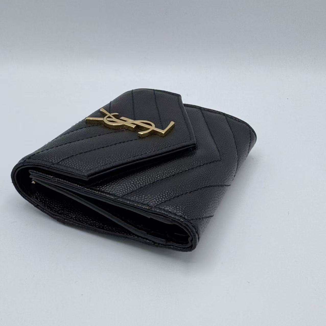 Monogram Trifold Wallet in Grained Leather Gisel