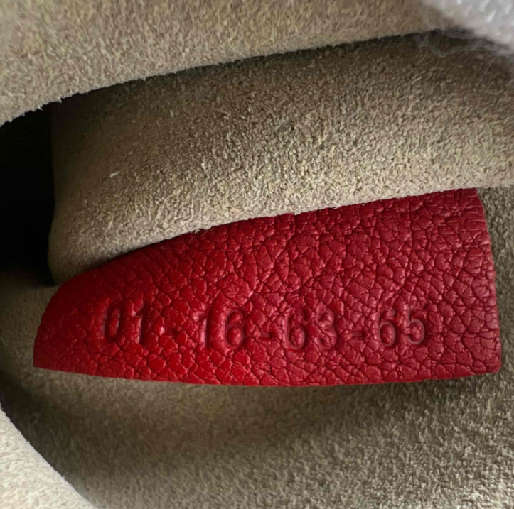 Chloé Leather Small Drew B24351