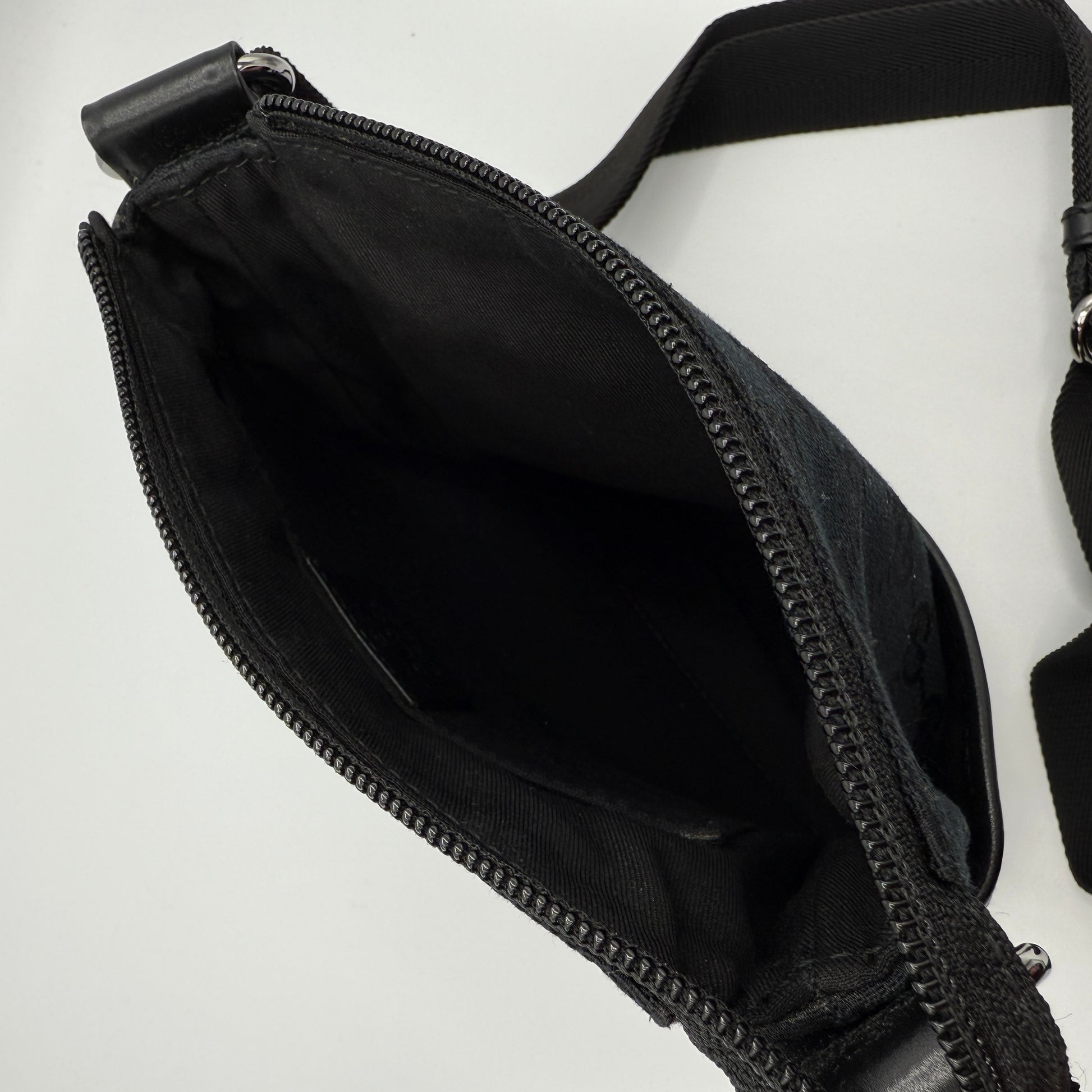 GG Canvas Messenger Bag