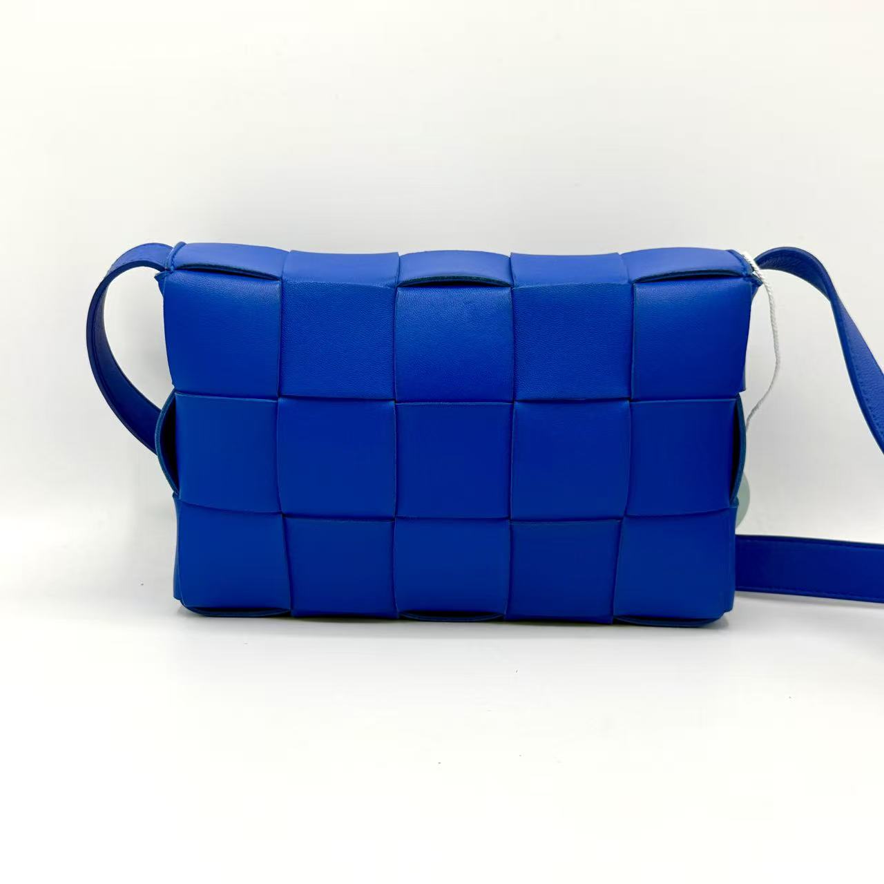 Cassette Crossbody Bag Maxi Intrecciato Leather