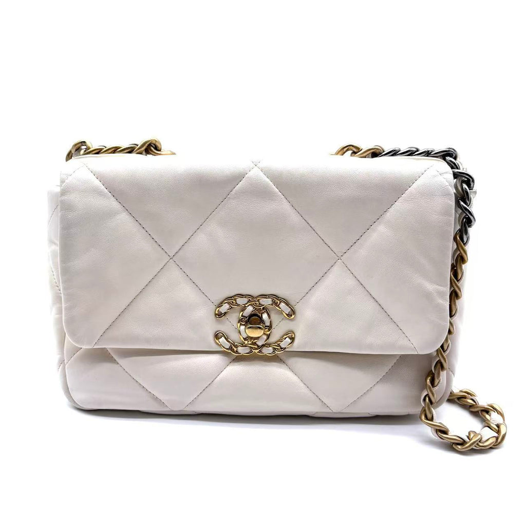 19 Flap Bag Quilted Leather Medium