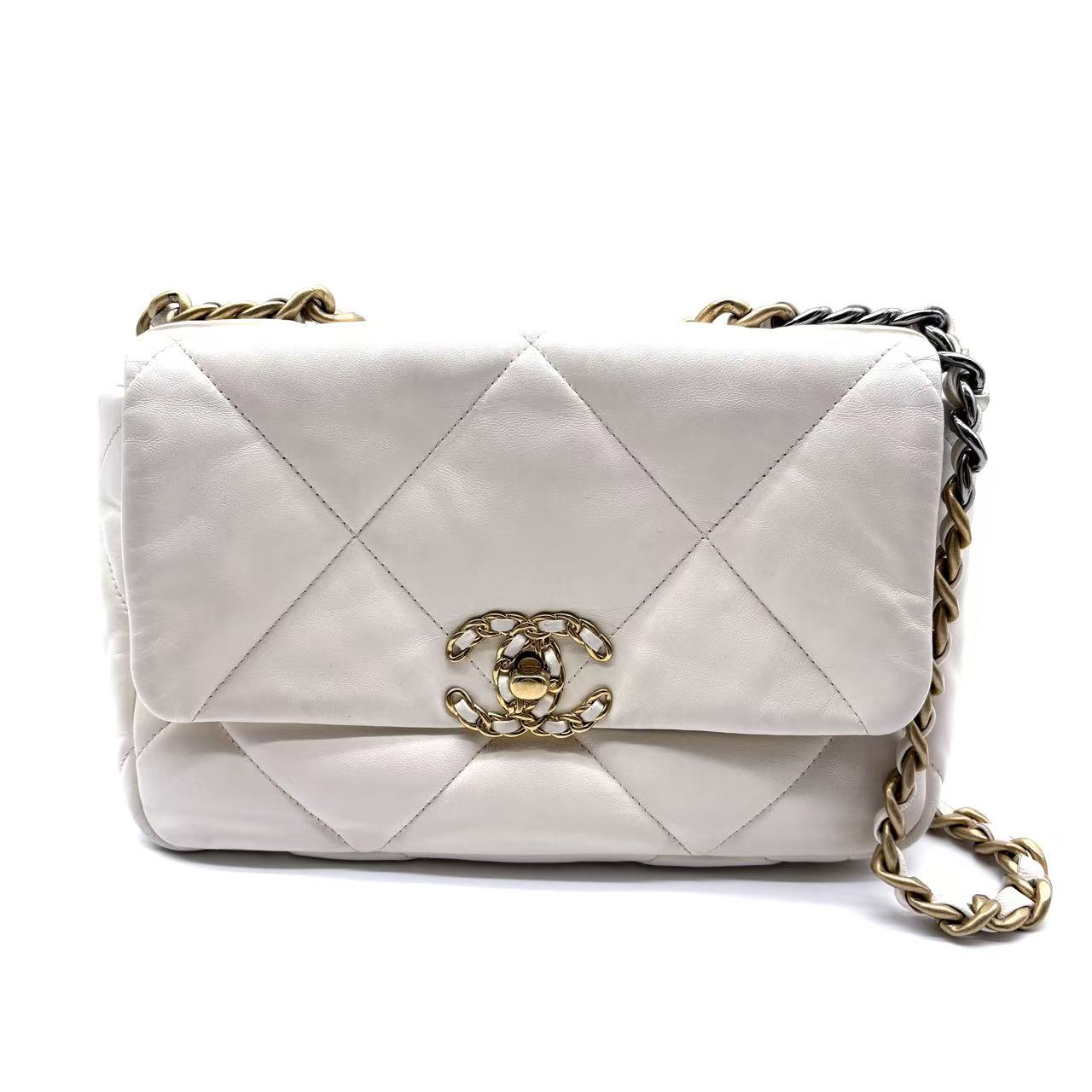 19 Flap Bag Quilted Leather Medium