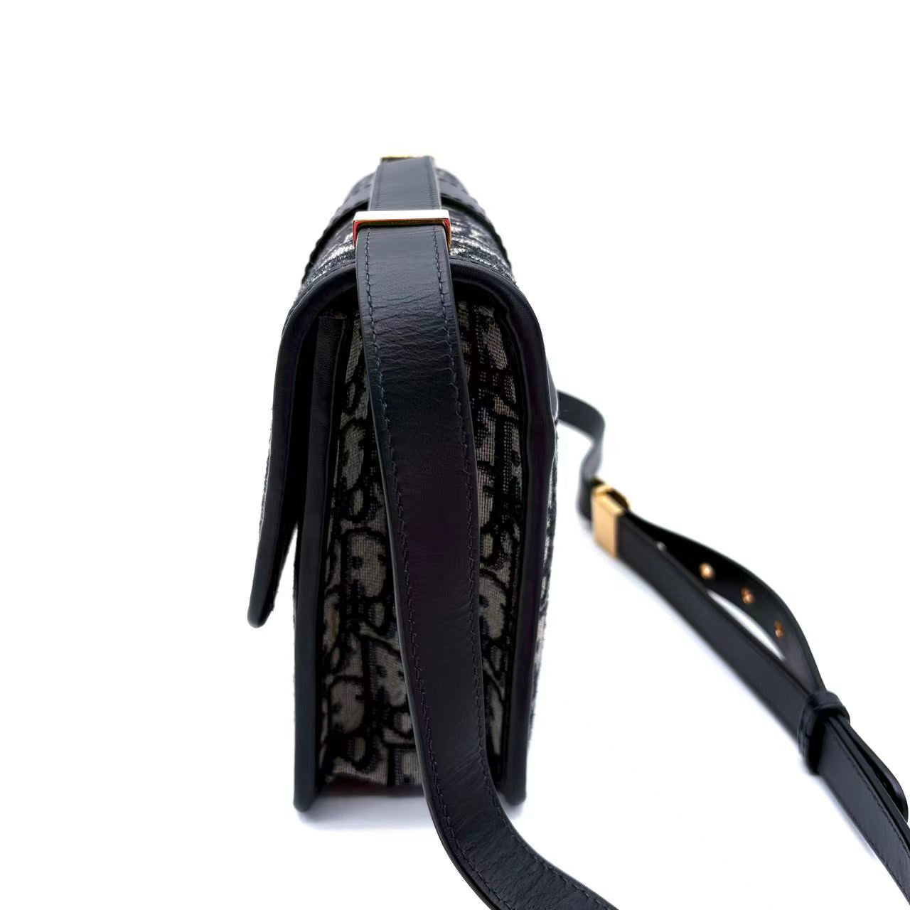 30 Montaigne East-West Bag with Chain