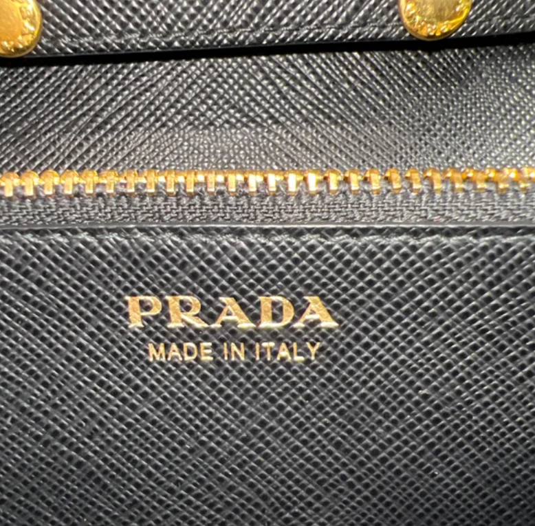 Saffiano Leather Arcade Wallet on Chain Mini B24108