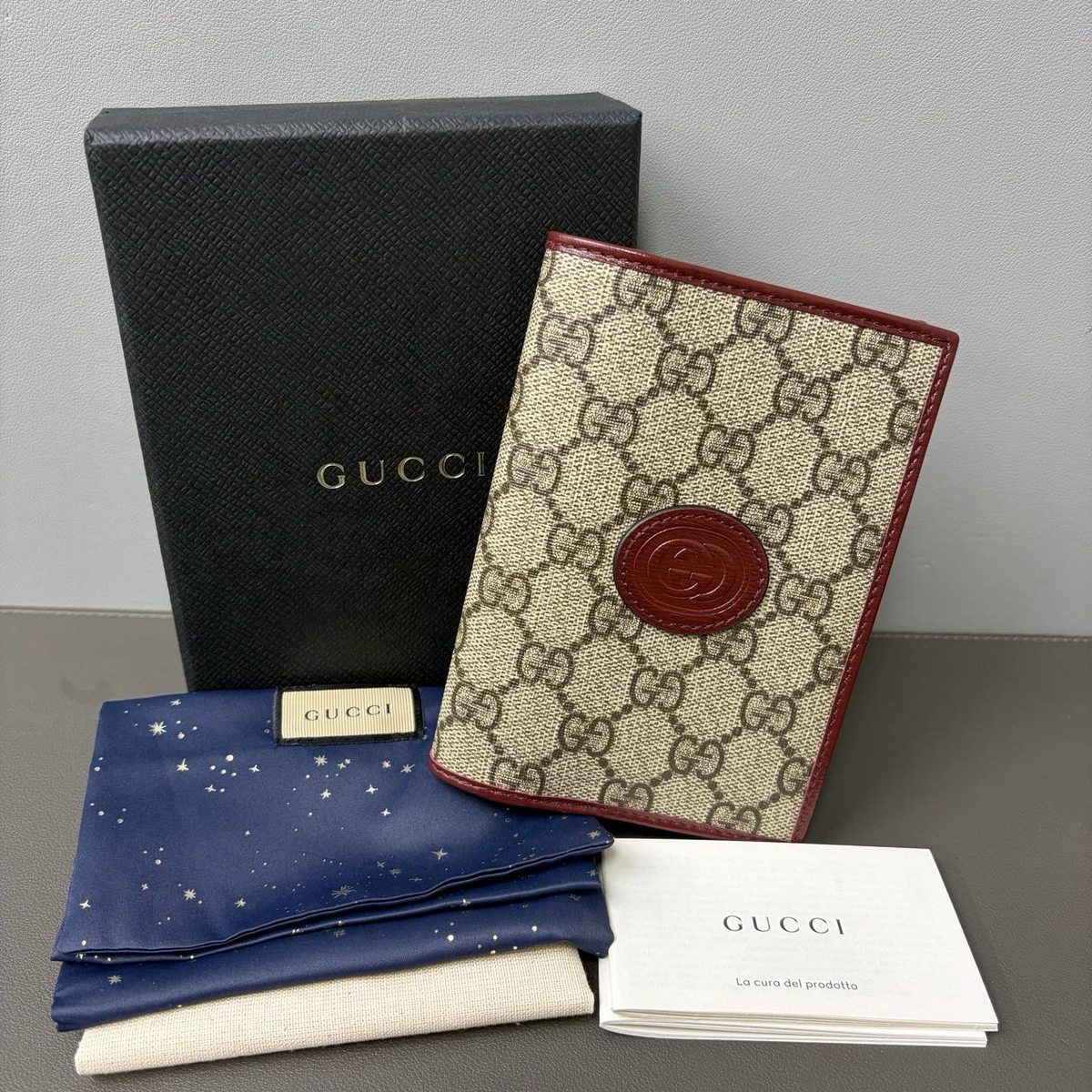 Gucci Supreme Monogram Passport Holder Twins LDZ1350