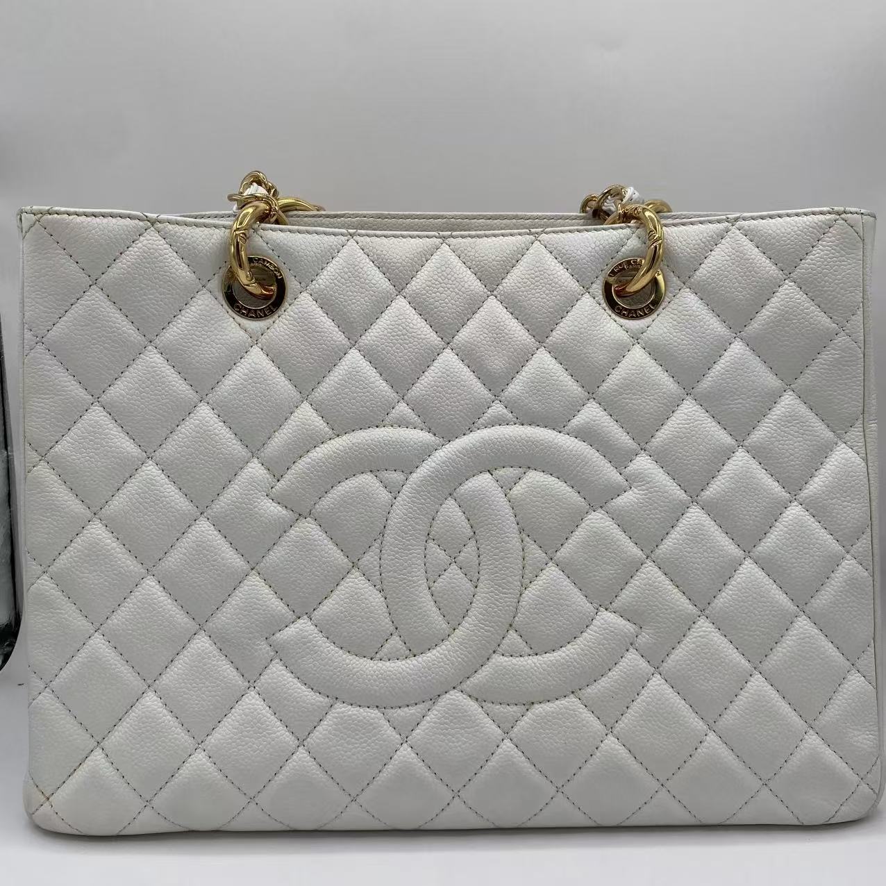 Caviar Quilted Grand Shopping Tote GST White