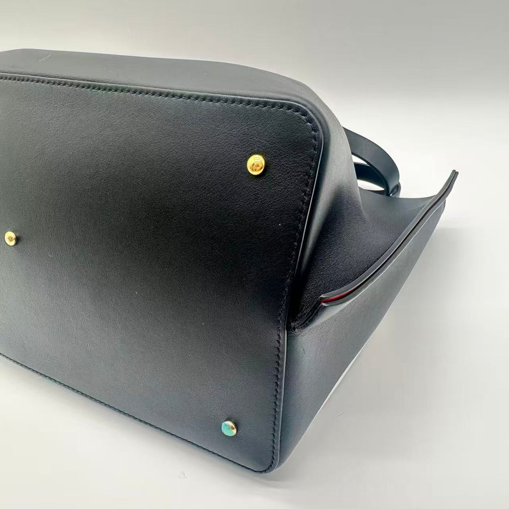 Go logo leather tote