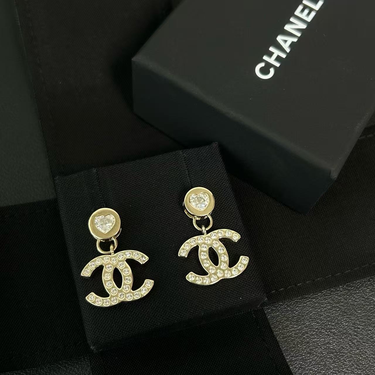 Chanel Crystal CC Heart Drop Earrings Gold twins LDZ239
