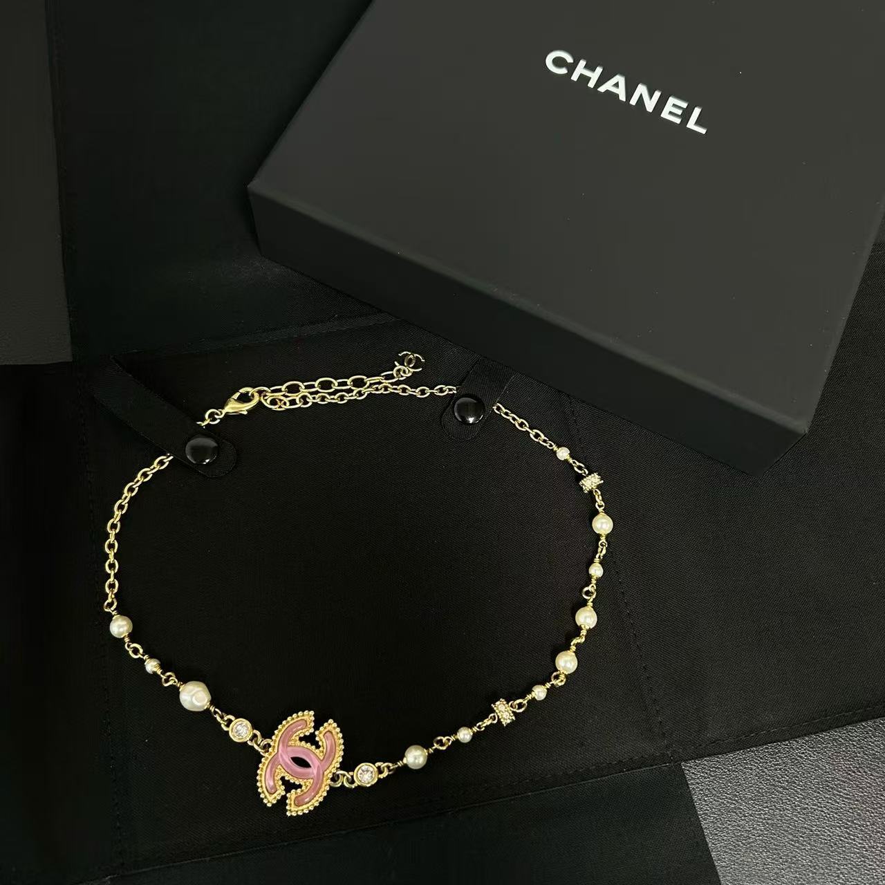 Chanel Metal Enamel Pearl CC Necklace Pink Gold twins LDZ335