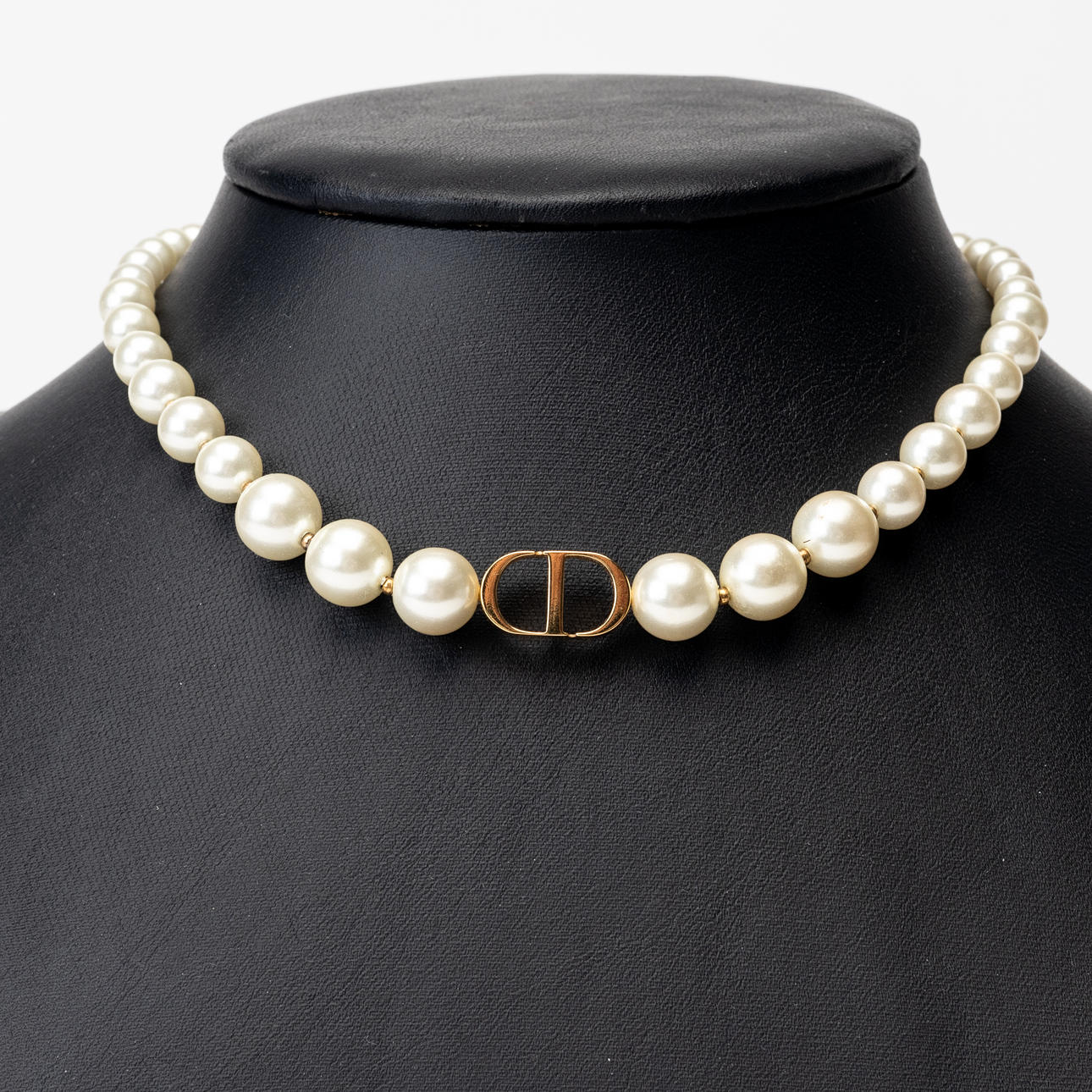 Dior 30 Montaigne Faux Pearl Gold Tone Choker Necklace Twins LDJ4163