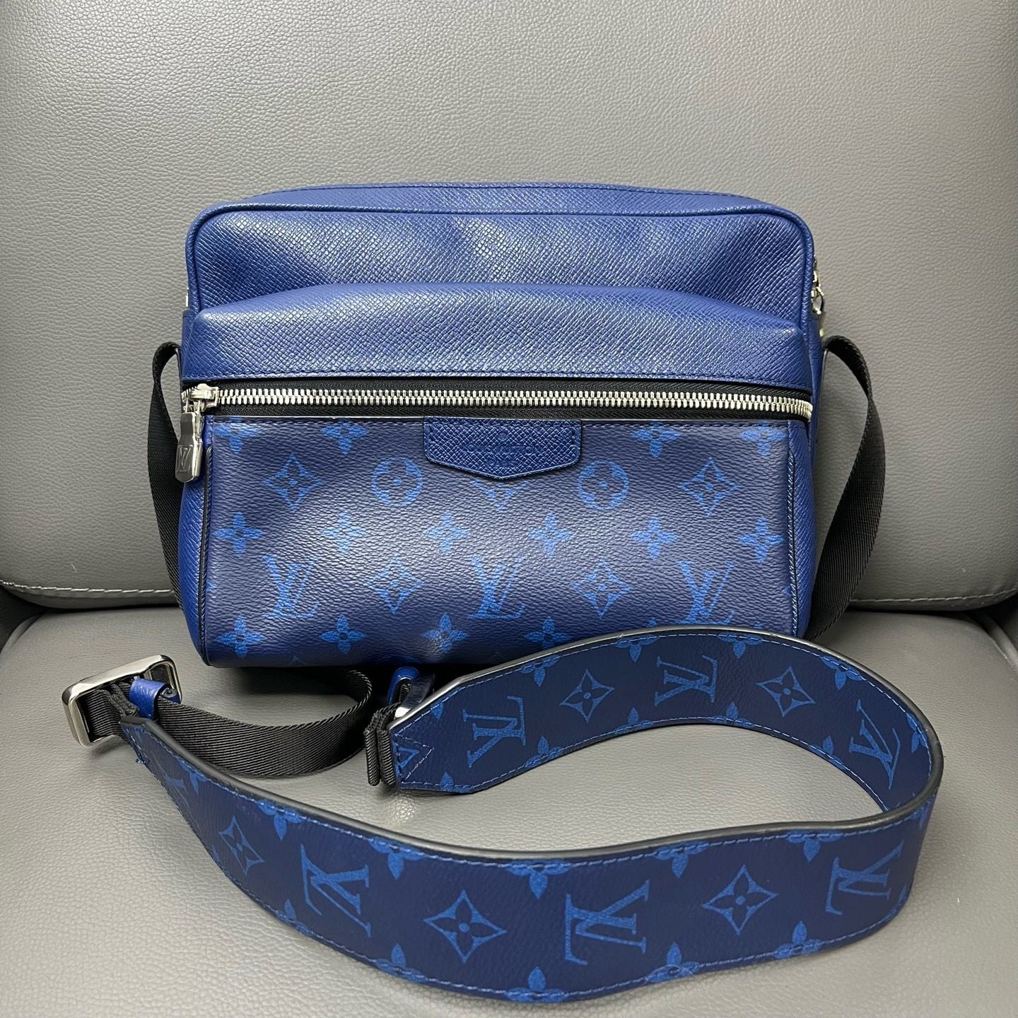 Louis Vuitton Cobalt Monogram Taigarama Canvas Outdoor Messenger Bag Twins LDZ757