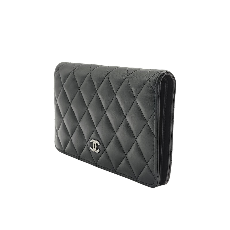 Lambskin Quilted Yen Wallet Black