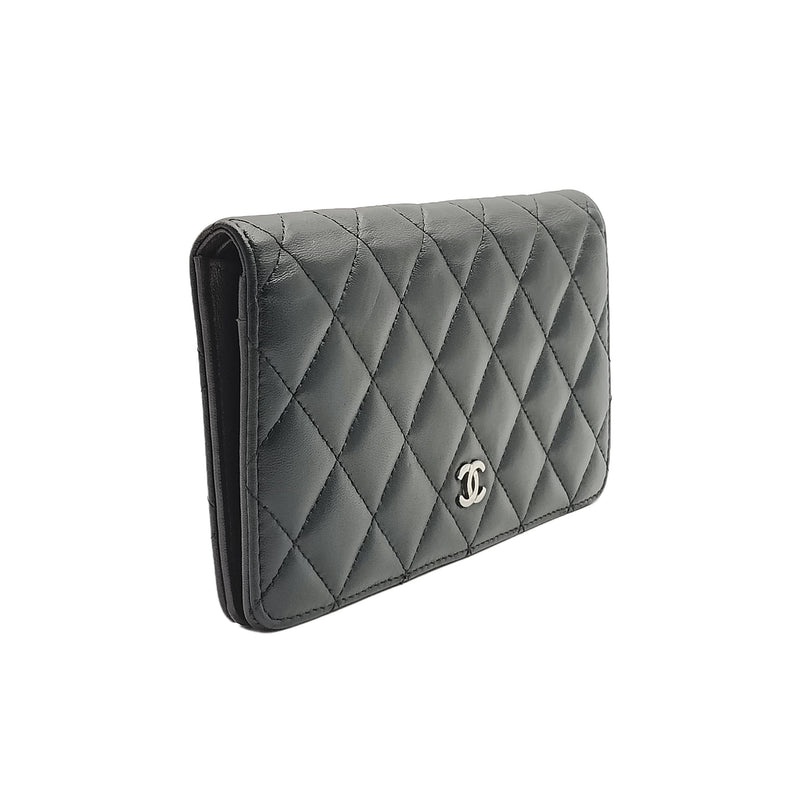 Lambskin Quilted Yen Wallet Black