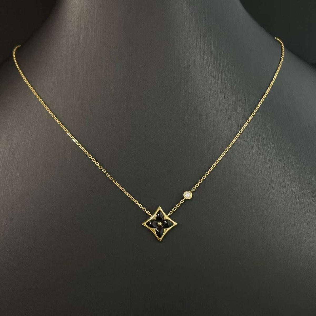 Louis Vuitton 18k Yellow Gold Onyx and Diamond Color Blossom BB Star Pendant Necklace Twins LDZ1253